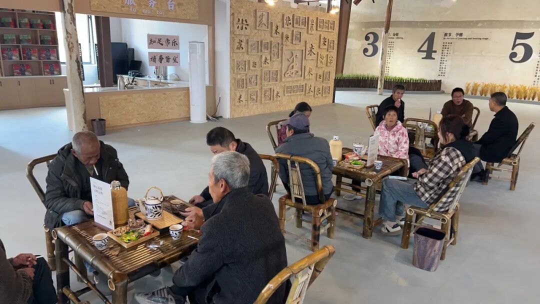 13zs：茶座休闲区.JPG