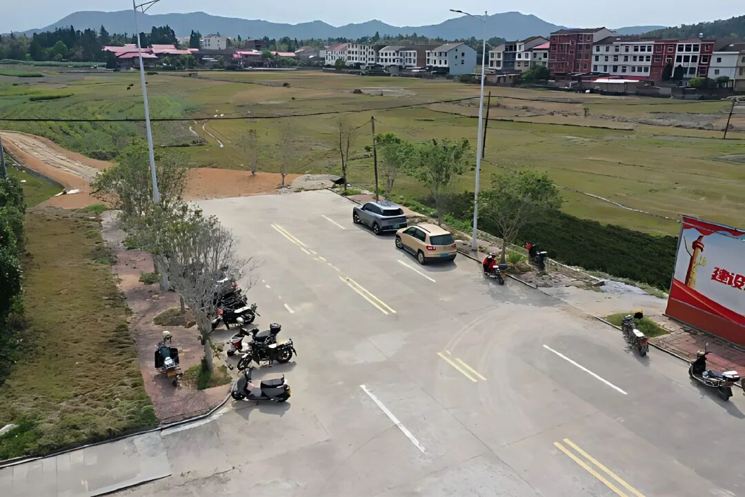 1zs:“稻家常”议事角改造前.jpg
